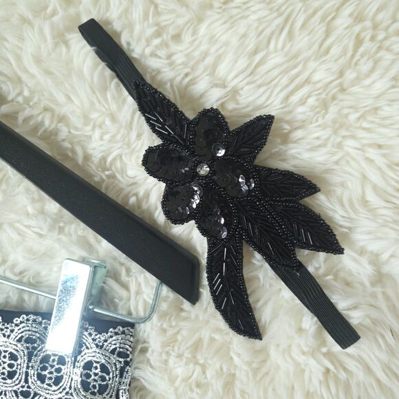 Spirit Halloween 1920s Flapper Skirt Set W/ Necklace & Headband Sz L - Picture 6 of 9